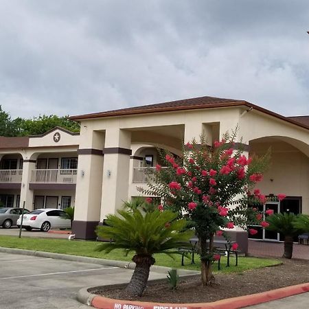 Homebridge Inn And Suites Beaumont Exterior photo