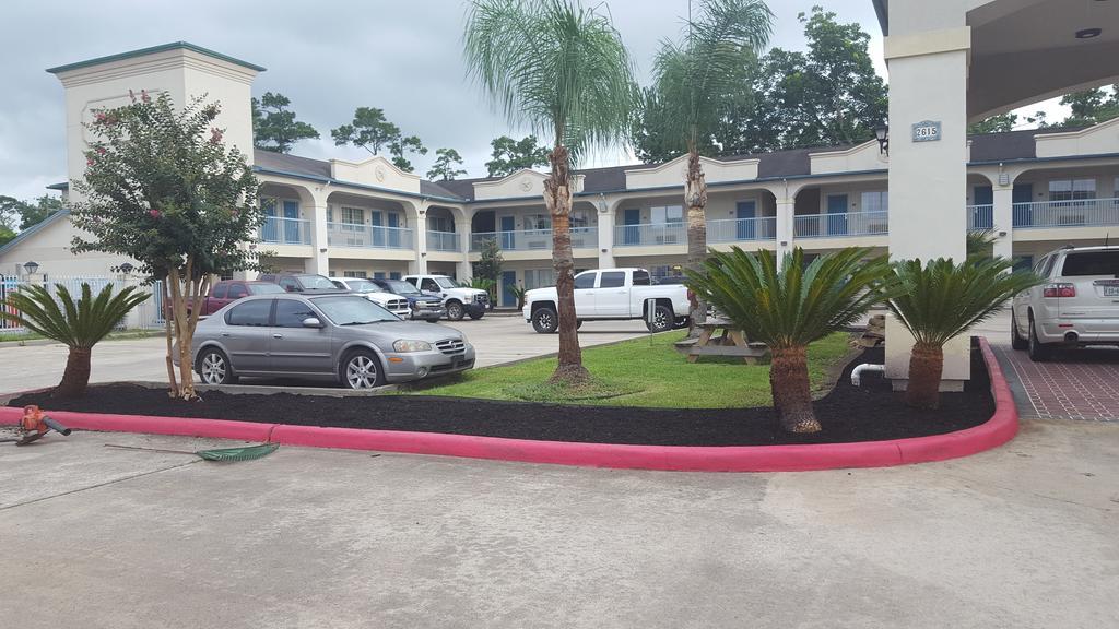 Homebridge Inn And Suites Beaumont Exterior photo
