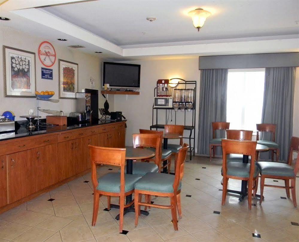 Homebridge Inn And Suites Beaumont Exterior photo