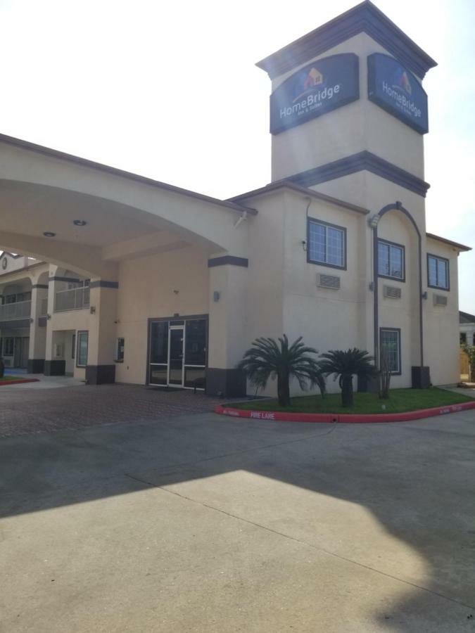 Homebridge Inn And Suites Beaumont Exterior photo